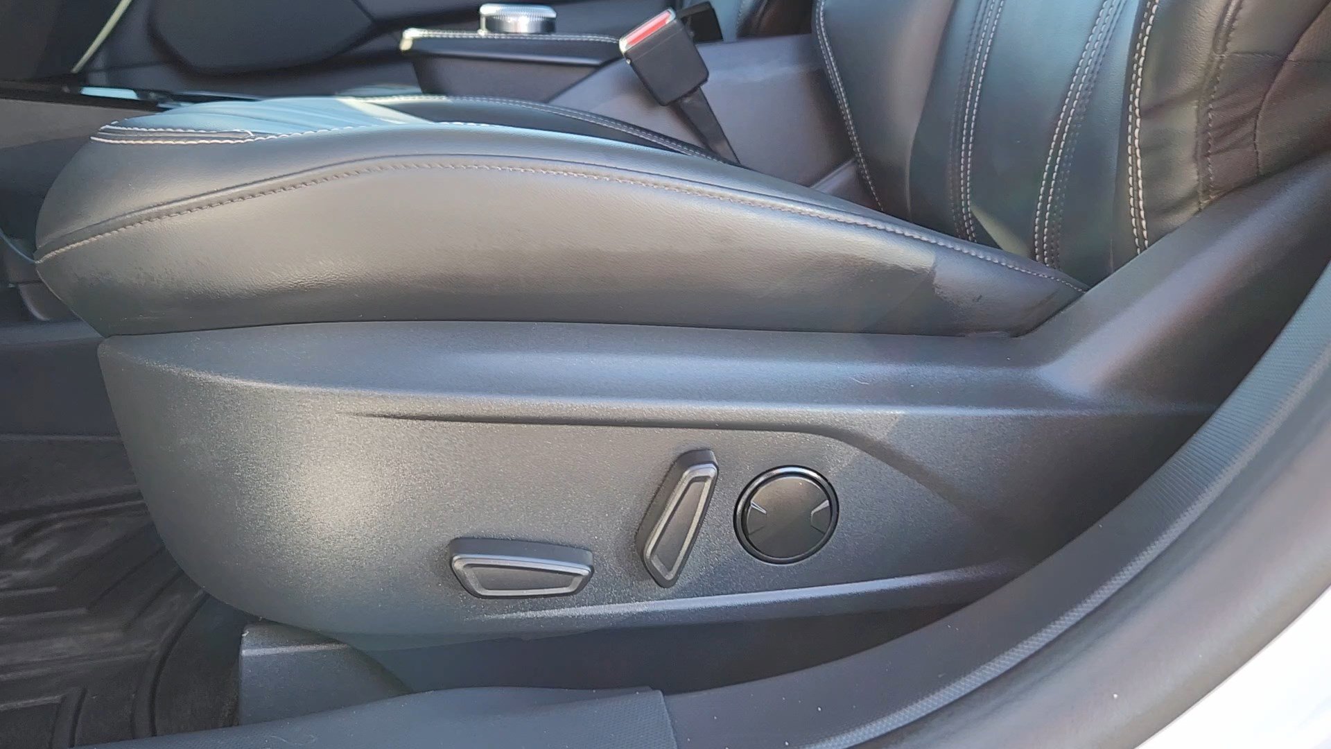 Certified 2023 Ford Mustang Mach-E Select w/ Comfort Package Lite image 9