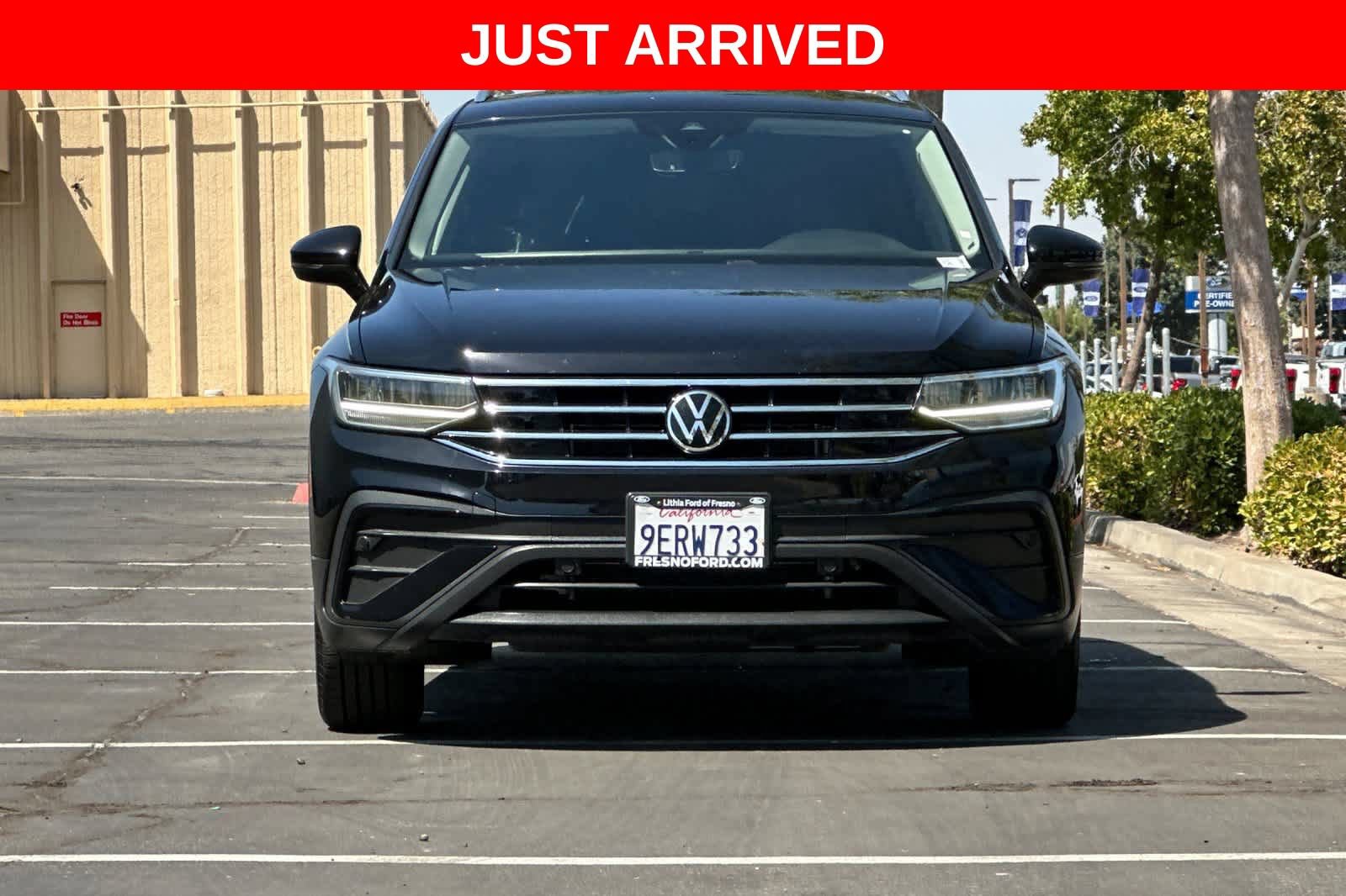 Used 2023 Volkswagen Tiguan SE AWD/4WD image 11