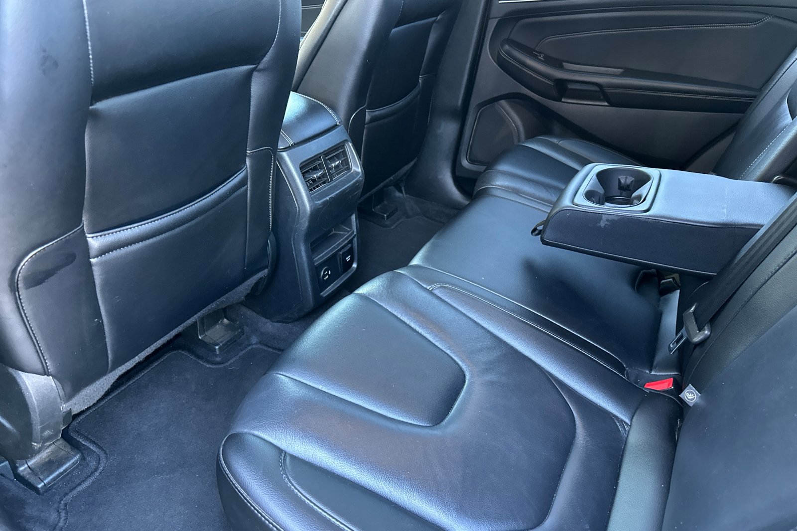 Certified 2022 Ford Edge Titanium image 40