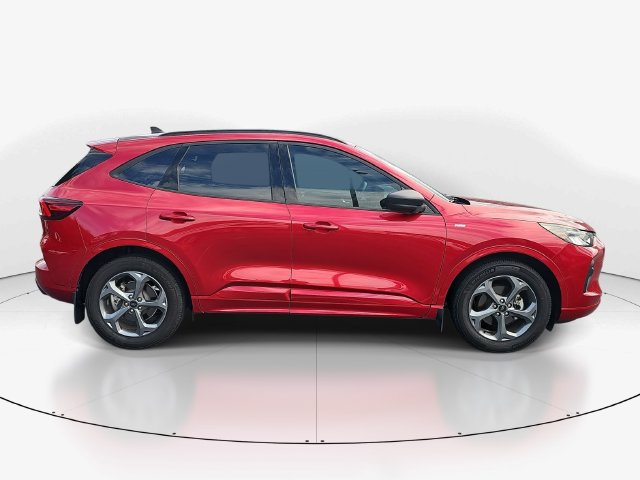 Certified 2024 Ford Escape ST-Line w/ Tech Pack #1 FWD image 3