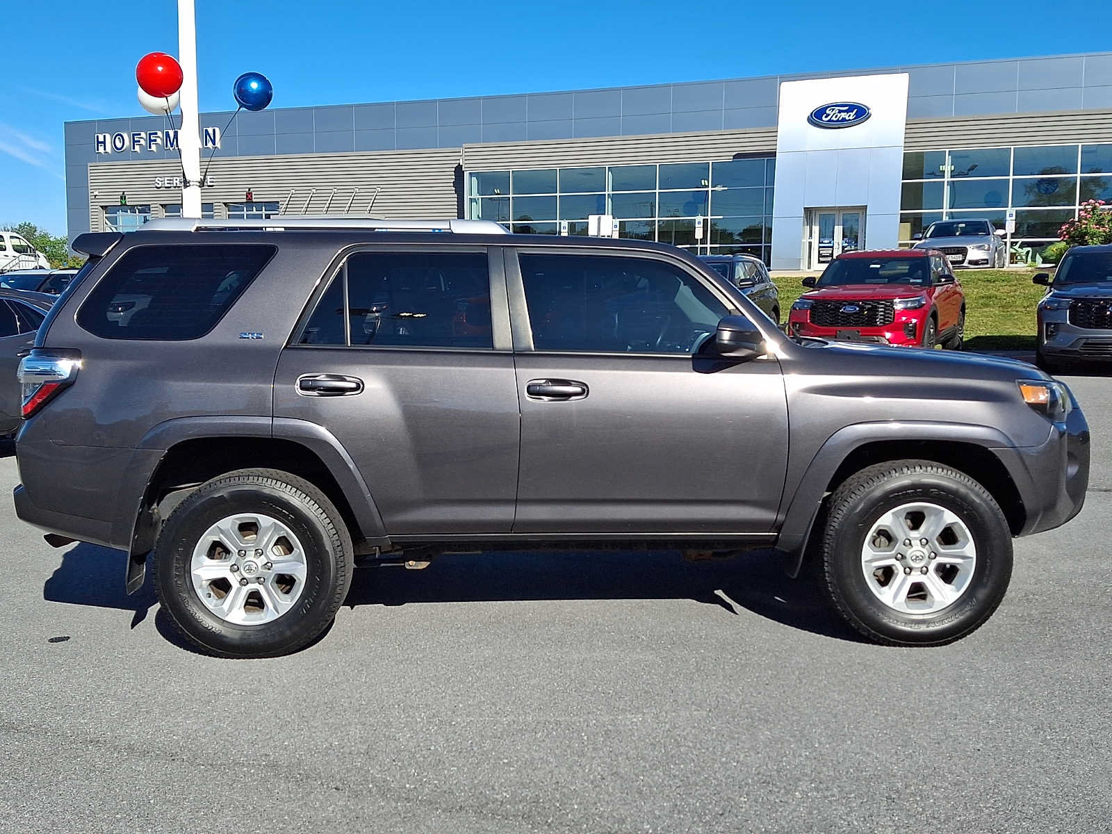 Used 2017 Toyota 4Runner SR5 AWD/4WD image 7