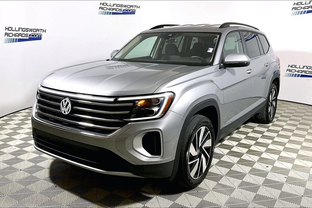 Used 2025 Volkswagen Atlas SE FWD image 1