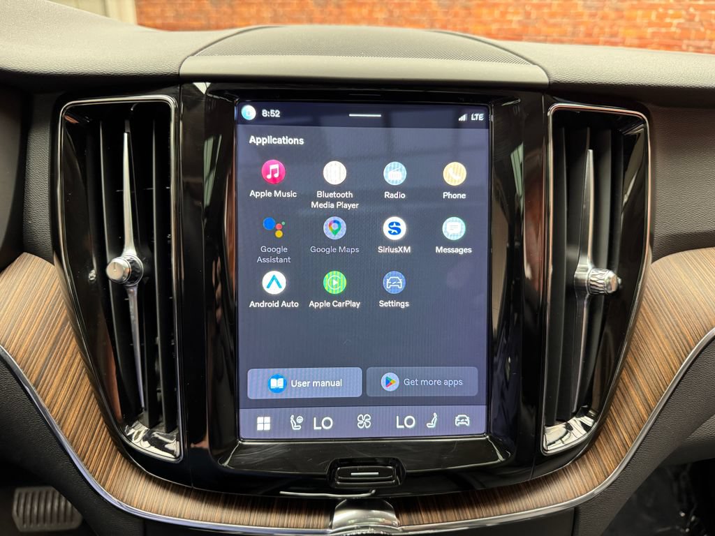 Used 2022 Volvo XC60 B5 Momentum AWD/4WD image 20