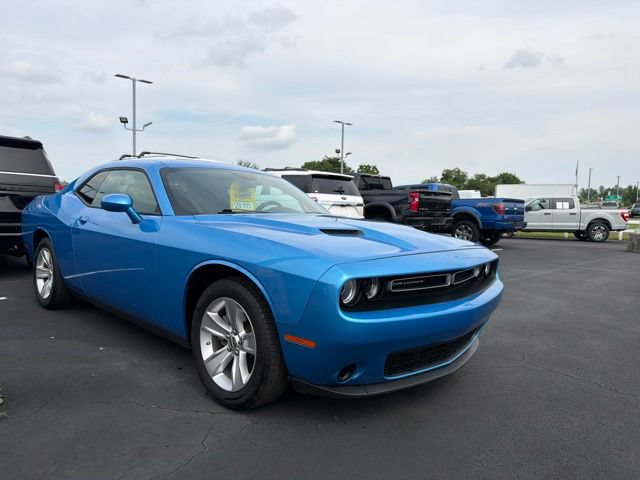 Used 2023 Dodge Challenger SXT RWD image 9
