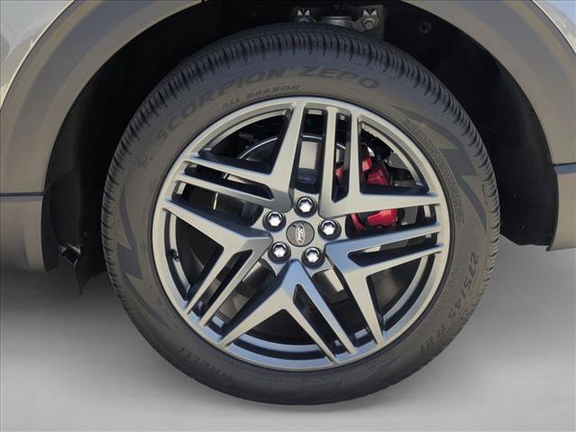 Certified 2025 Ford Explorer ST AWD/4WD image 27