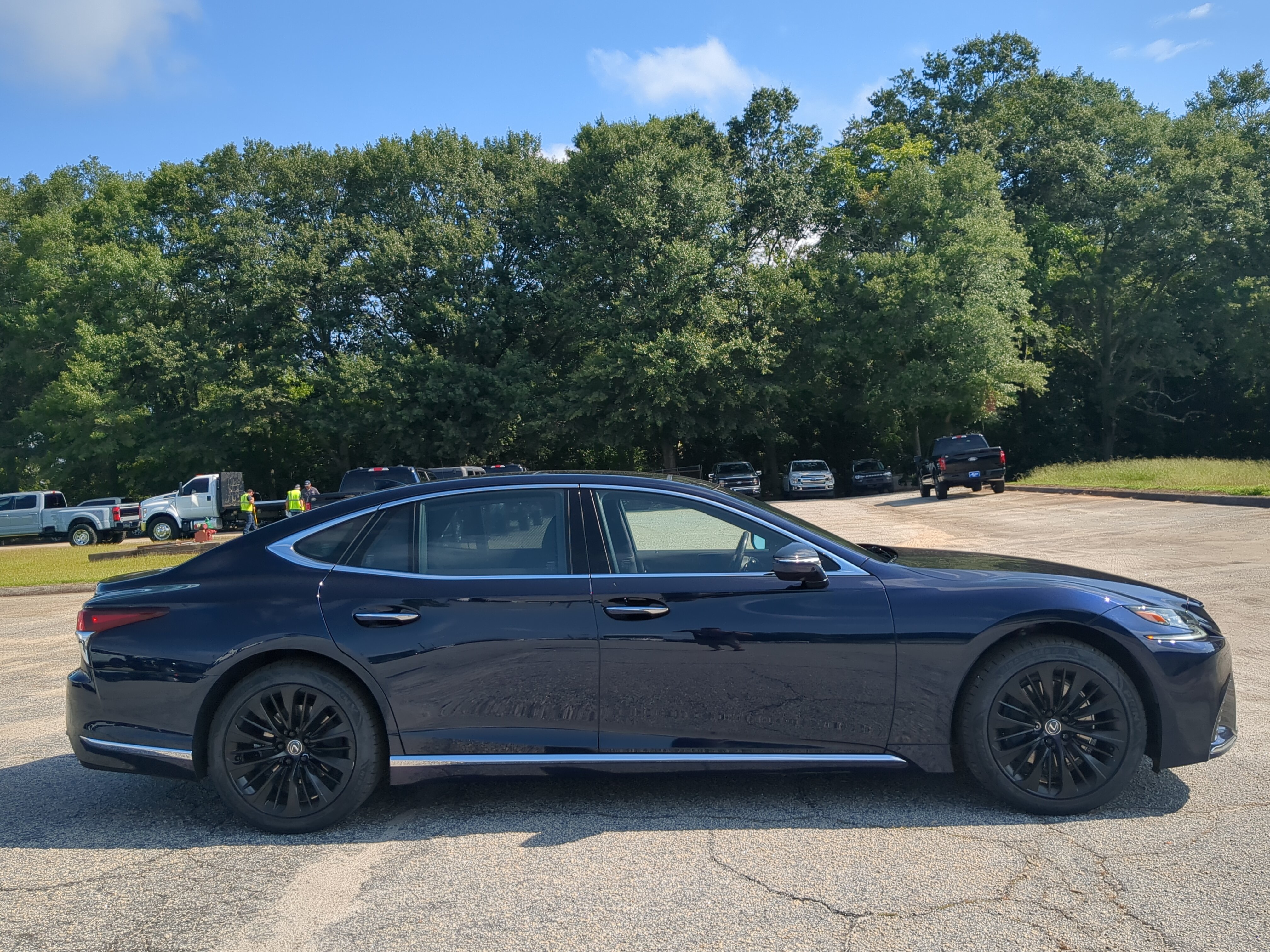 Used 2018 Lexus LS 500 AWD w/ Luxury Package image 2