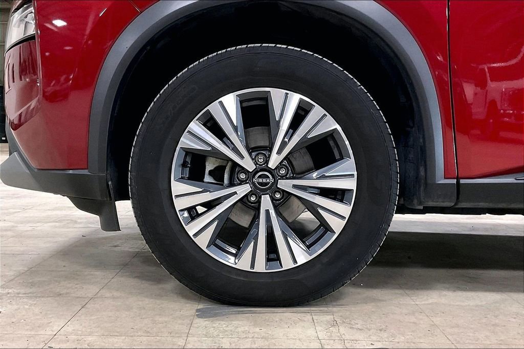 Used 2023 Nissan Rogue SV image 11