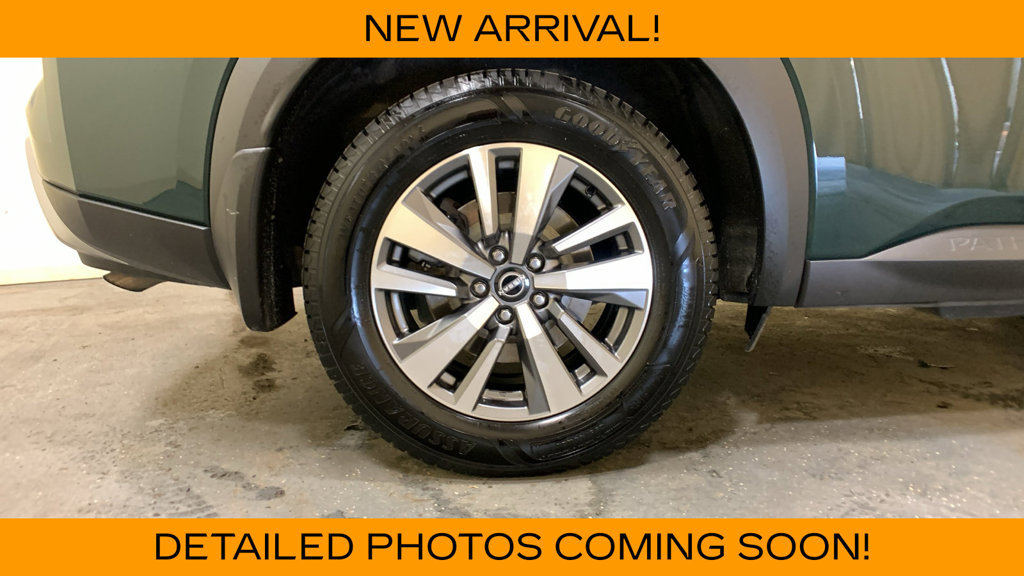 Used 2022 Nissan Pathfinder SL w/ SL Black Package AWD/4WD image 17
