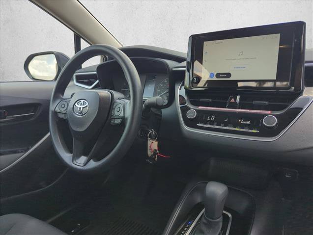 Used 2025 Toyota Corolla LE FWD image 27