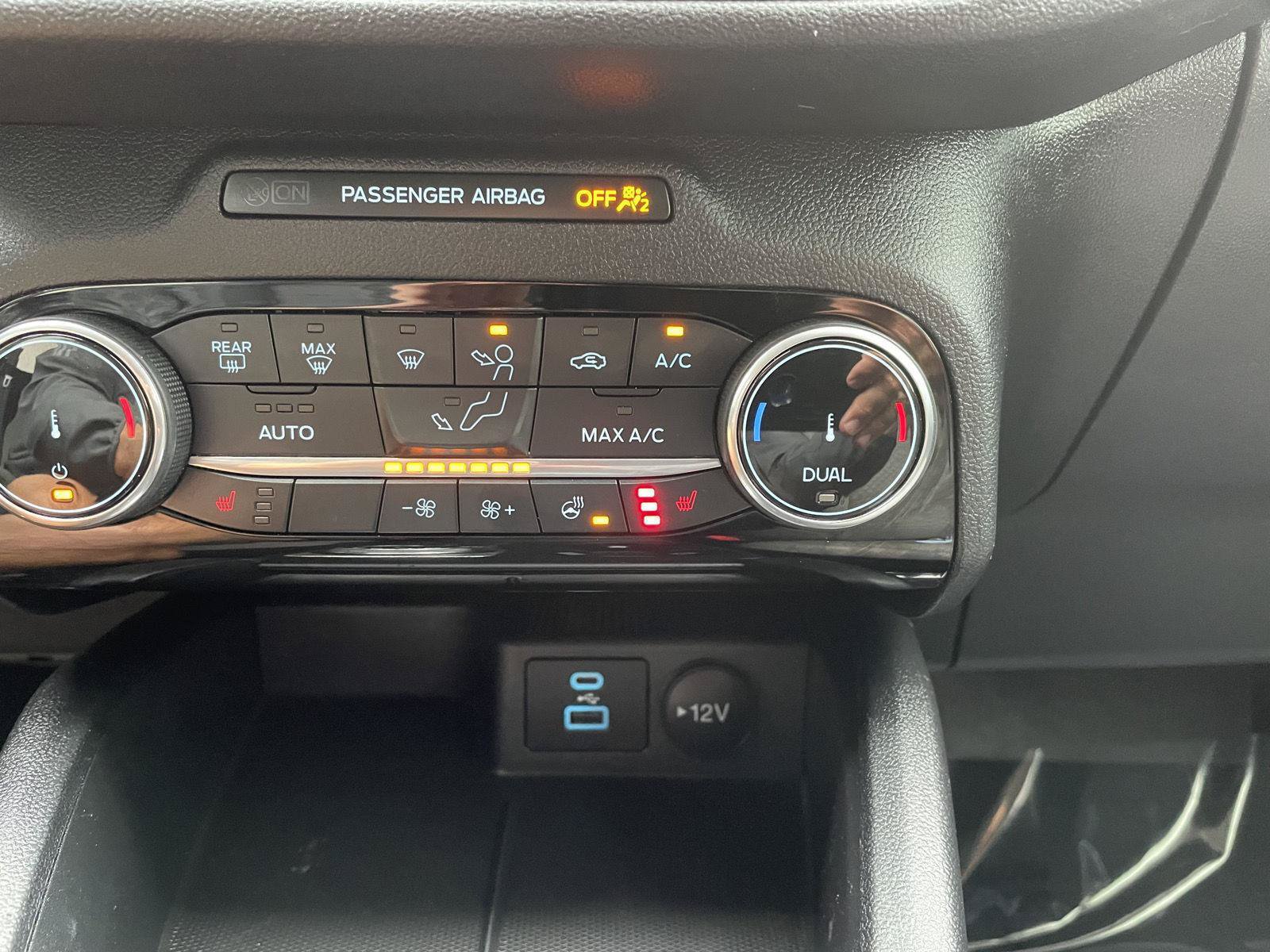 Certified 2022 Ford Escape SE w/ SE Sport Appearance Package AWD/4WD image 26
