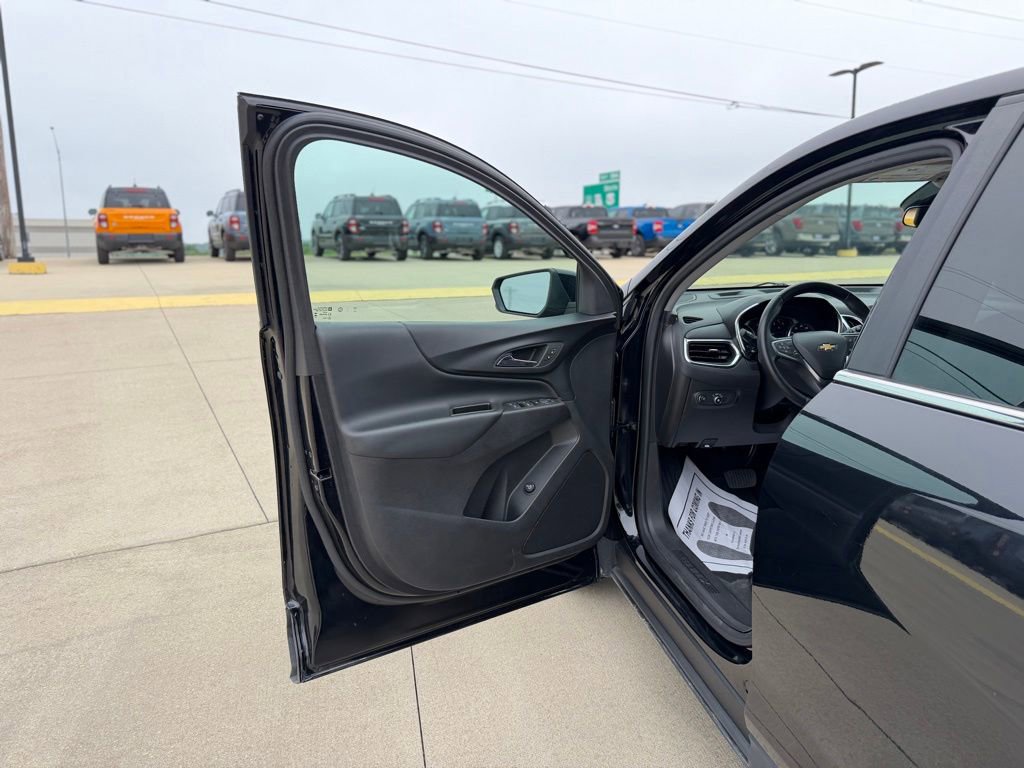 Used 2024 Chevrolet Equinox LT AWD/4WD image 10