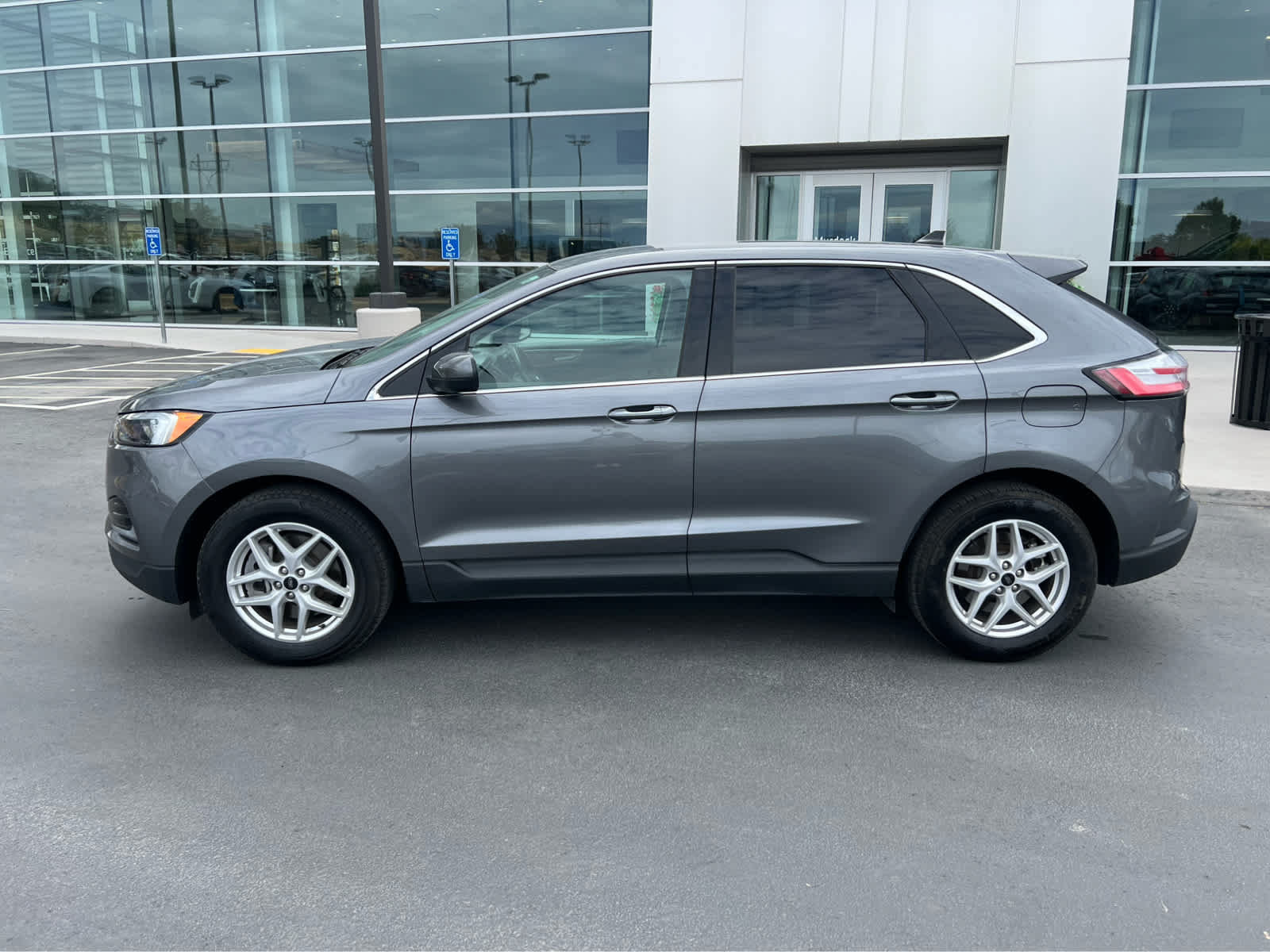 Certified 2024 Ford Edge SEL AWD/4WD image 12