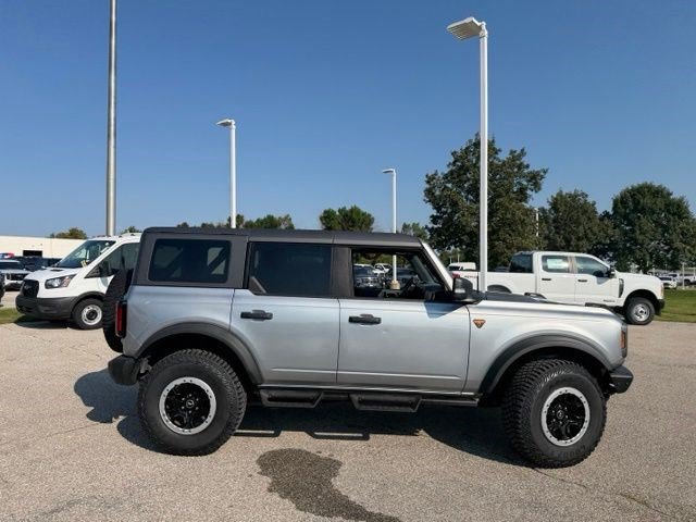 Certified 2023 Ford Bronco Badlands w/ Sasquatch Package AWD/4WD image 9
