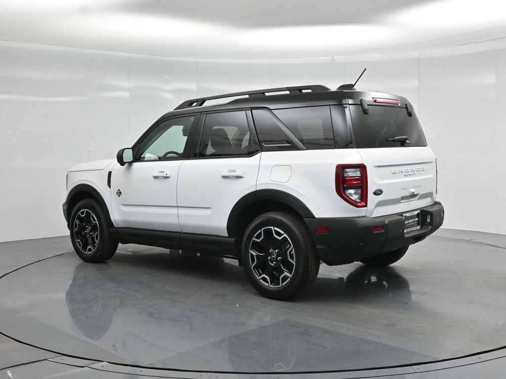 Certified 2025 Ford Bronco Sport Outer Banks w/ Outer Banks Tech Package+ AWD/4WD image 7