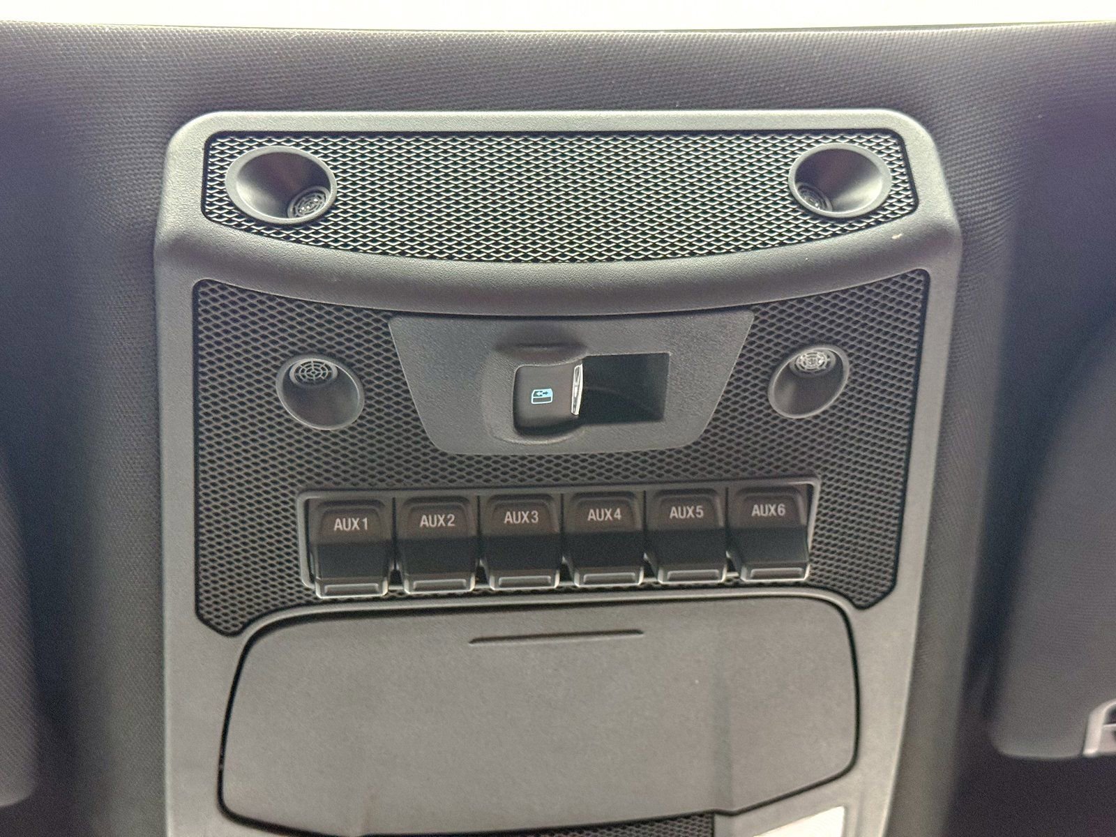 Certified 2022 Ford F350 Platinum w/ Tremor Off-Road Package image 35