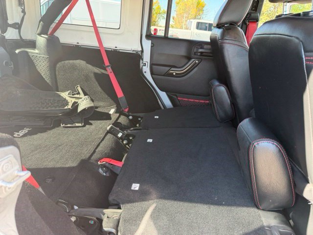 Used 2017 Jeep Wrangler Unlimited Rubicon AWD/4WD image 34
