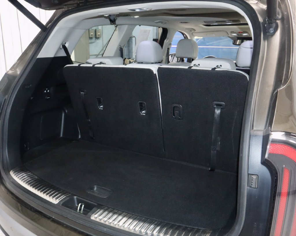 Used 2023 Kia Telluride SX FWD image 16