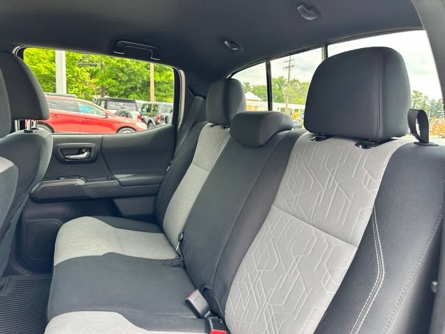 Used 2022 Toyota Tacoma TRD Sport AWD/4WD image 37