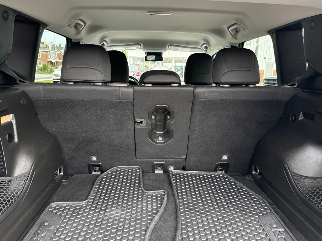 Used 2020 Jeep Renegade Latitude w/ Cold Weather Group AWD/4WD image 12