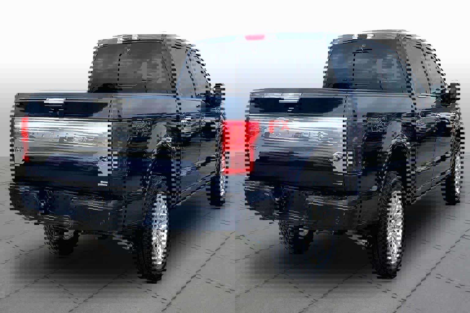 Certified 2019 Ford F150 Platinum w/ Equipment Group 701A Luxury AWD/4WD image 4