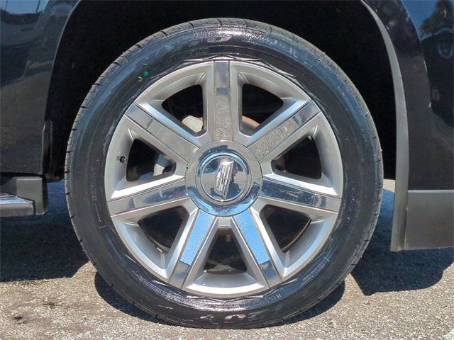 Used 2018 Cadillac Escalade Premium Luxury image 11