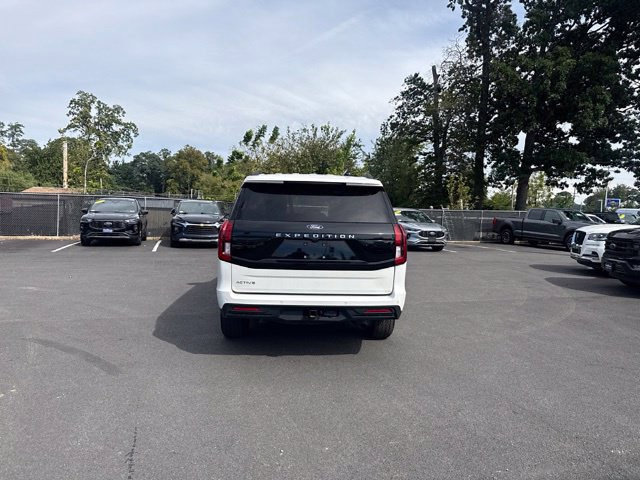 Certified 2025 Ford Expedition Active AWD/4WD image 8