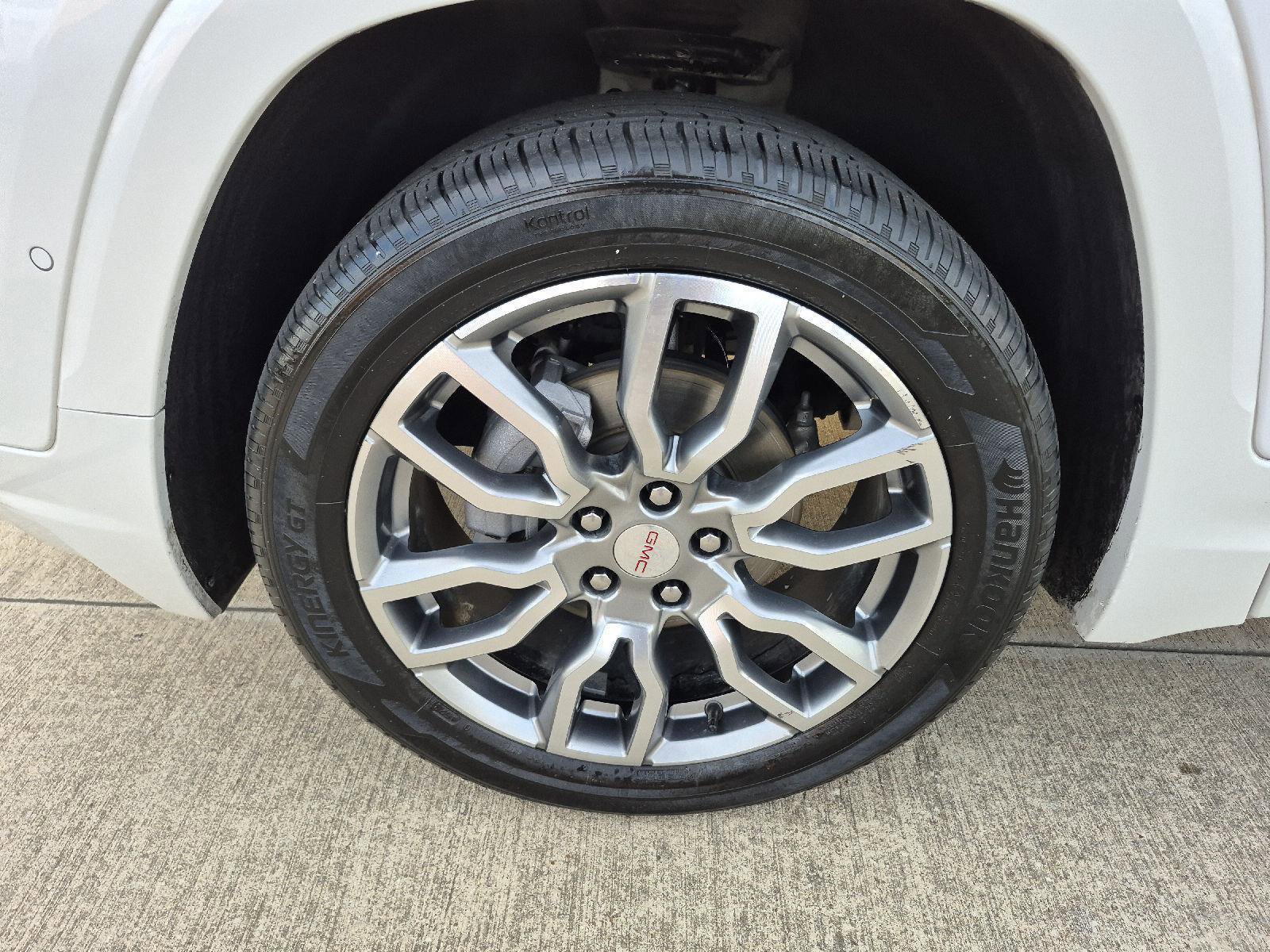 Used 2024 GMC Terrain Denali w/ Denali Premium Package image 7