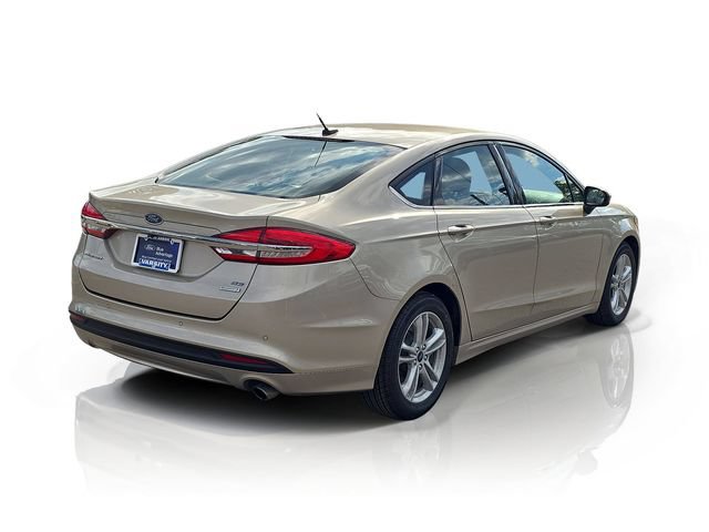 Certified 2018 Ford Fusion SE w/ Fusion SE Technology Package FWD image 4