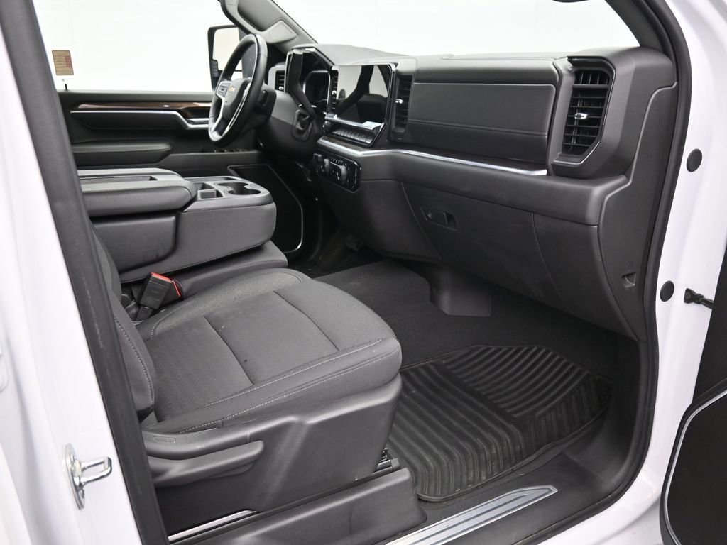 Used 2025 Chevrolet Silverado 2500 LT w/ Convenience Package image 37