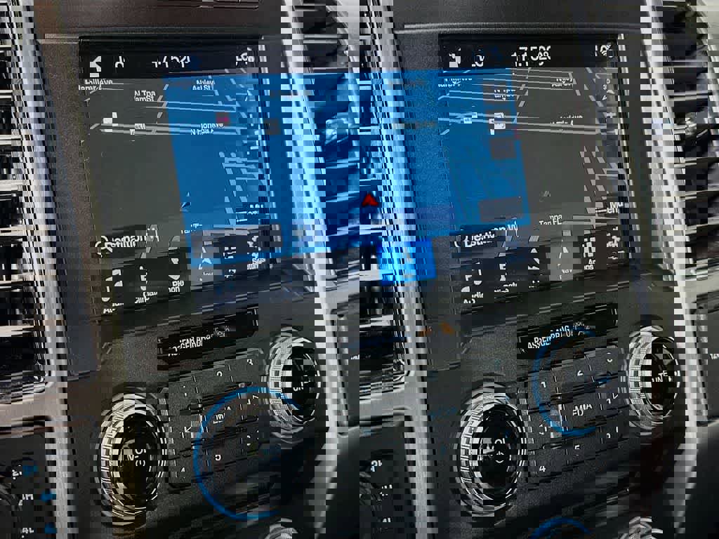 Certified 2018 Ford F350 Platinum w/ Platinum Ultimate Package image 27