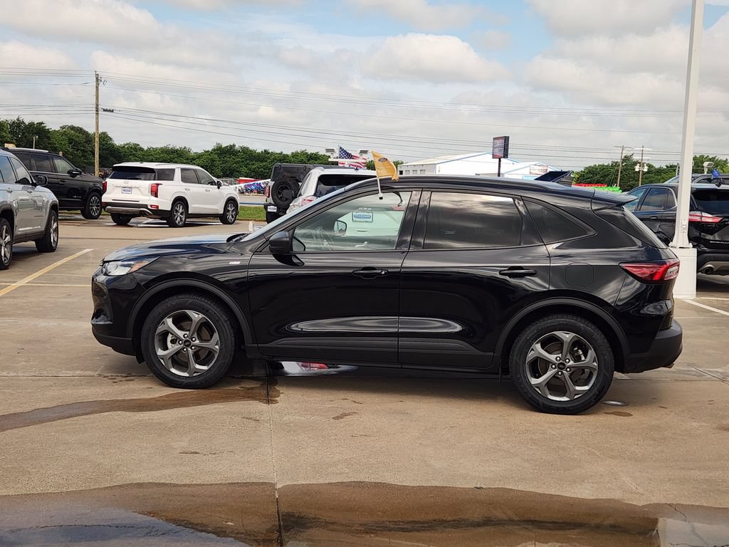 Certified 2025 Ford Escape ST-Line FWD image 4
