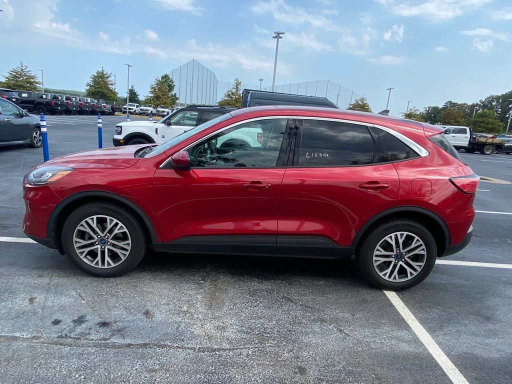 Certified 2022 Ford Escape SEL w/ Technology Package AWD/4WD image 4