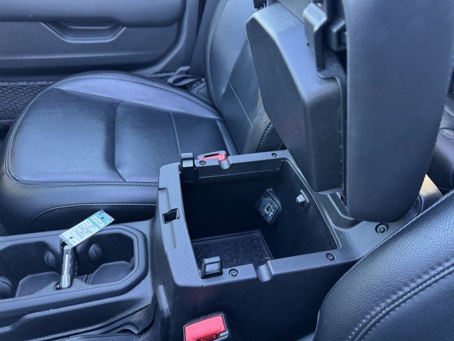 Used 2023 Jeep Wrangler Unlimited Sahara image 23