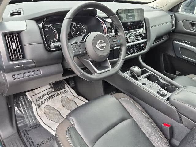 Used 2024 Nissan Pathfinder SL w/ SL Premium Package AWD/4WD image 13