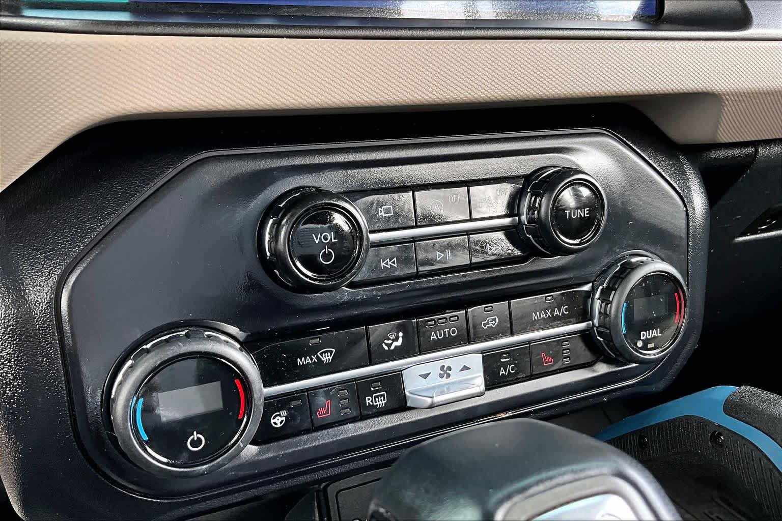 Certified 2023 Ford Bronco Wildtrak AWD/4WD image 31