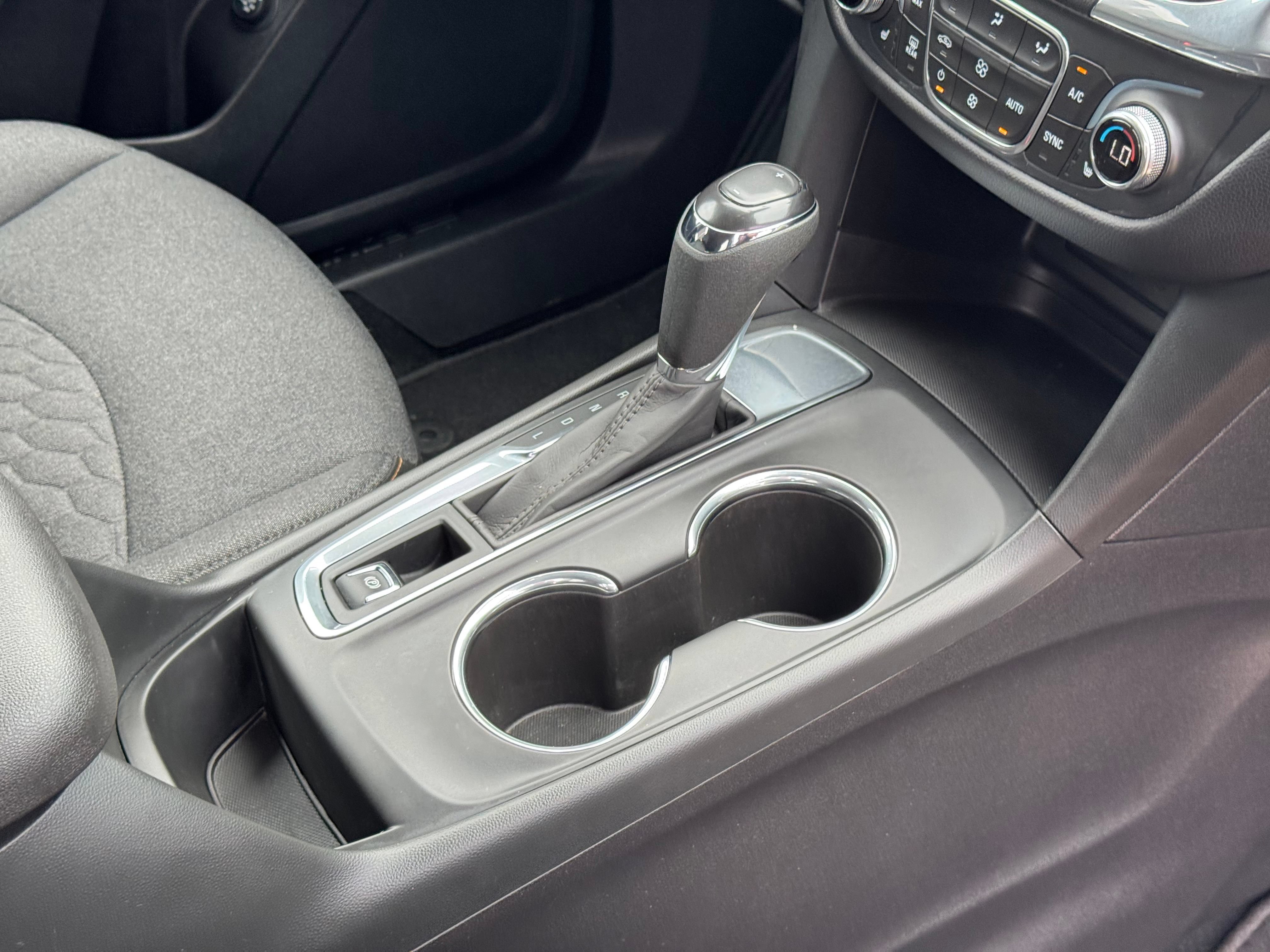 Used 2020 Chevrolet Equinox LT FWD image 15