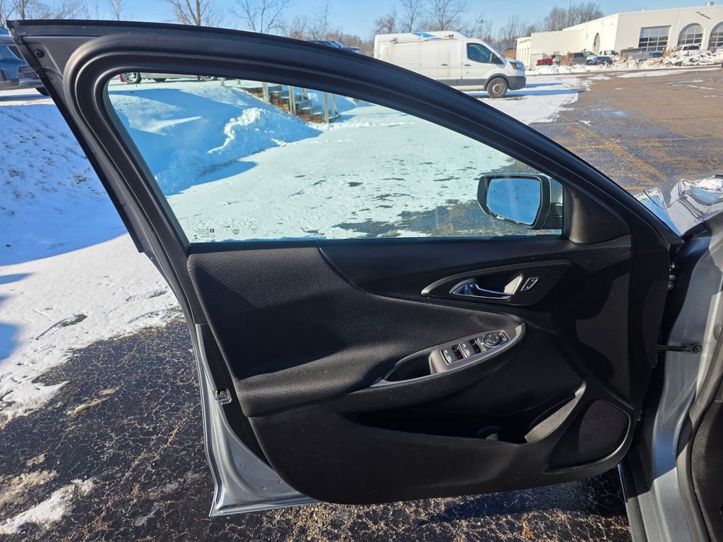 Used 2024 Chevrolet Malibu LT image 15