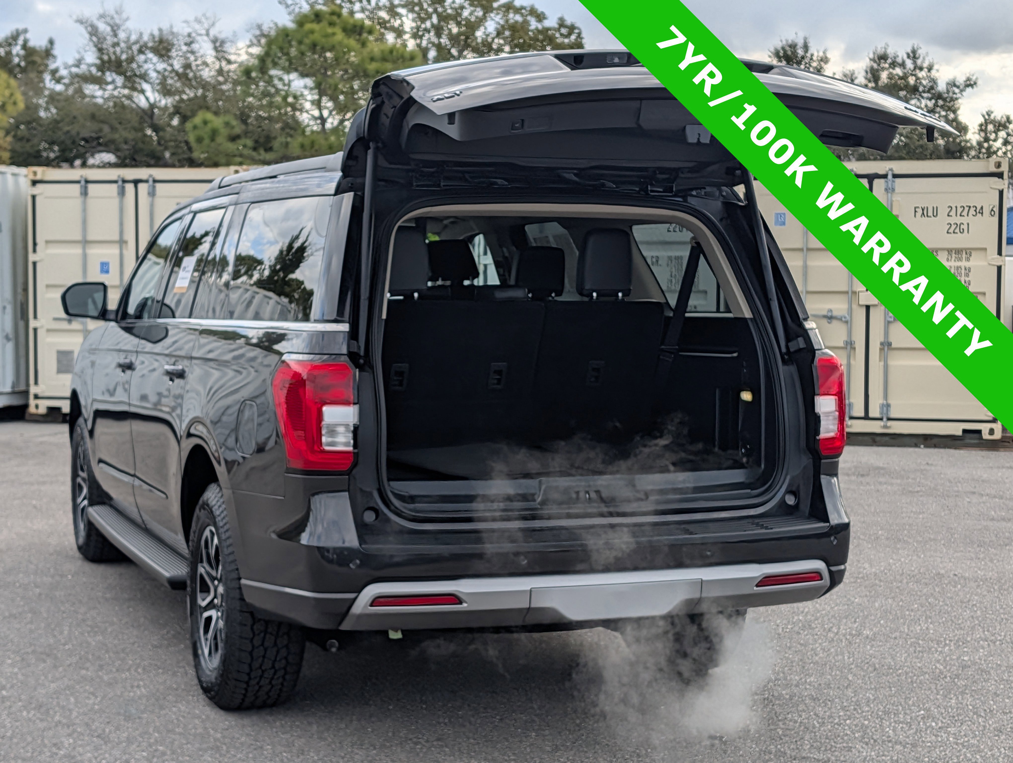 Certified 2024 Ford Expedition Max XLT image 3