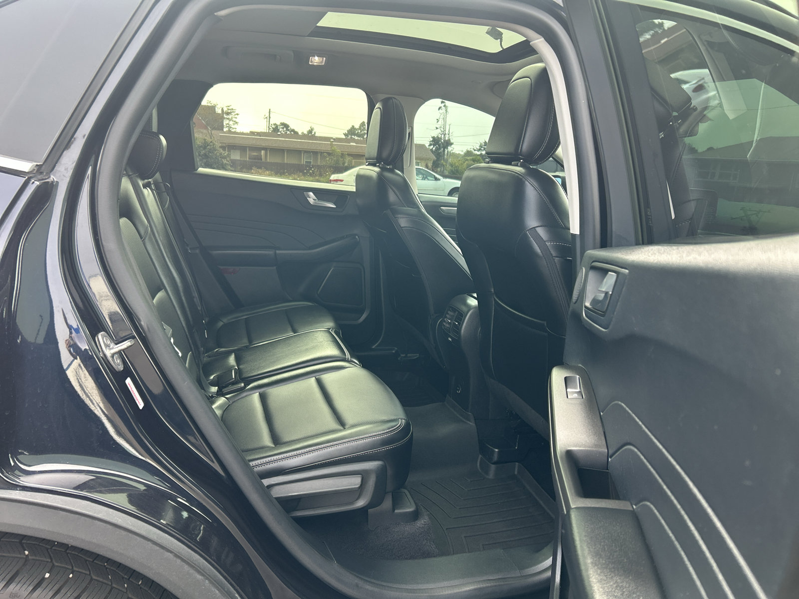 Certified 2021 Ford Escape Titanium AWD/4WD image 31