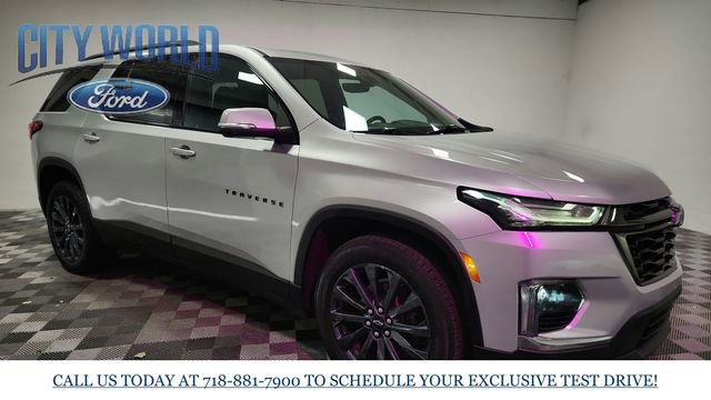 Used 2022 Chevrolet Traverse RS image 2