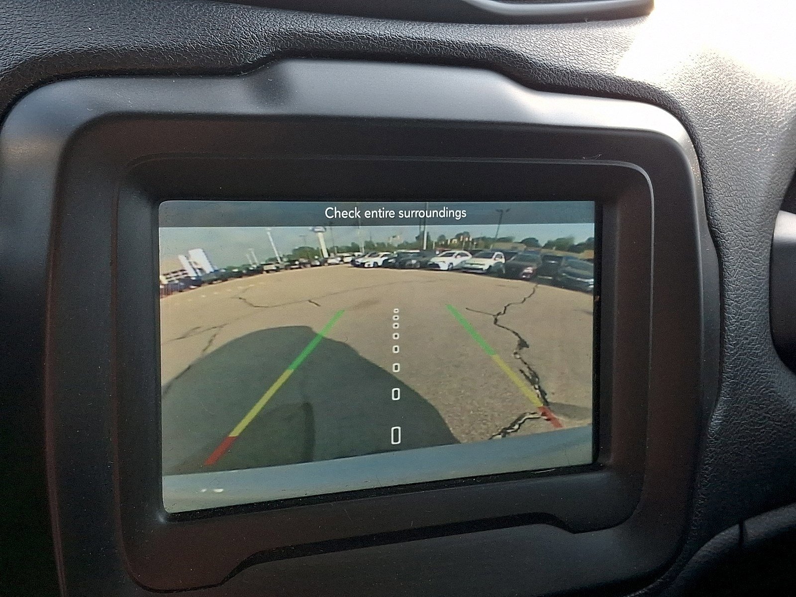 Used 2018 Jeep Renegade Latitude FWD image 15