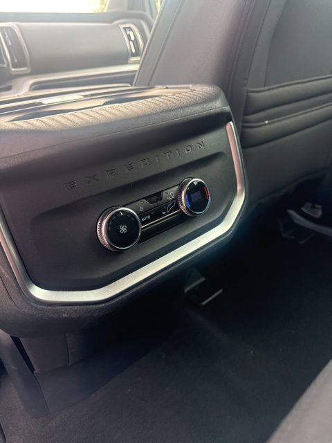 Certified 2025 Ford Expedition Active AWD/4WD image 18