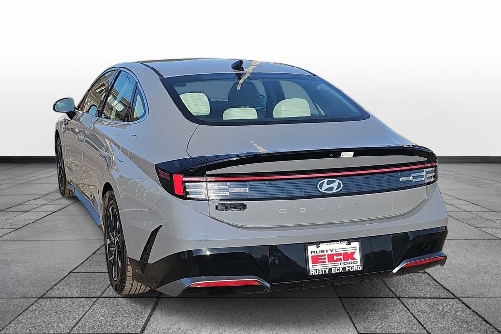 Used 2025 Hyundai Sonata SEL FWD image 7