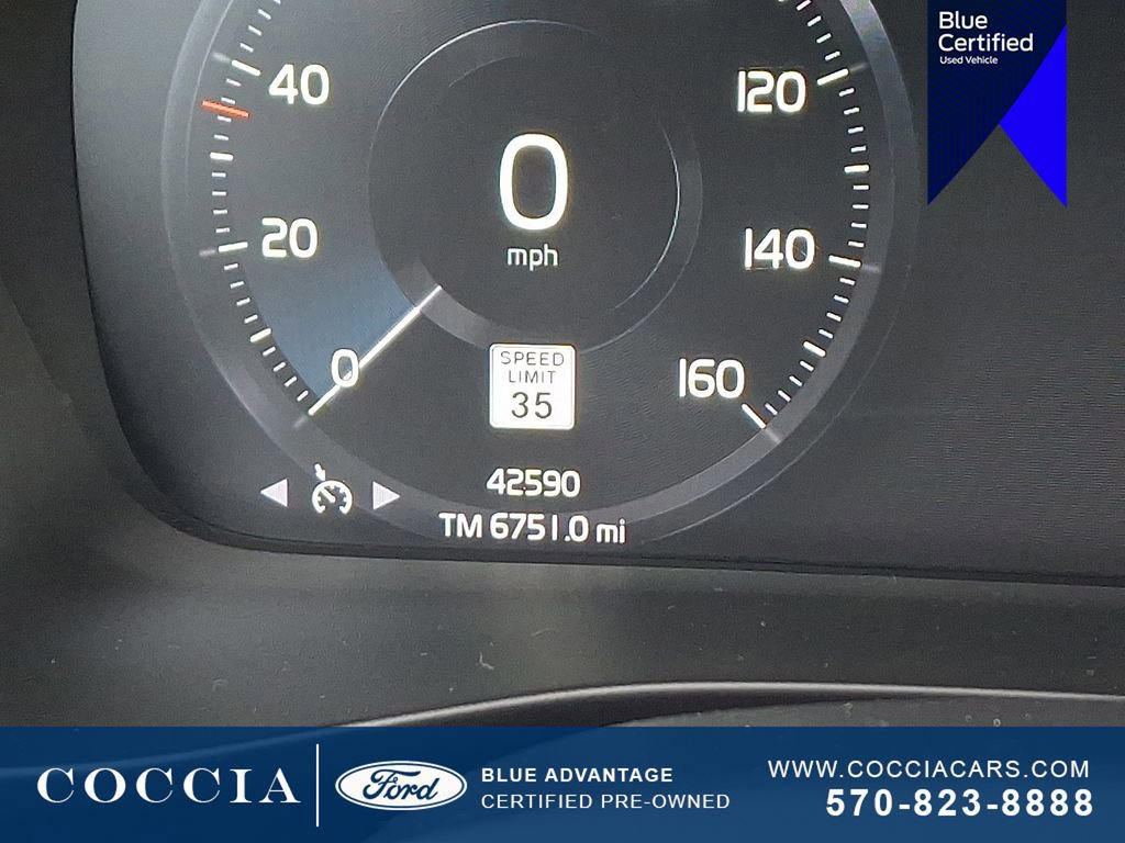 Used 2020 Volvo XC40 T5 Momentum w/ Protection Package Premier image 20