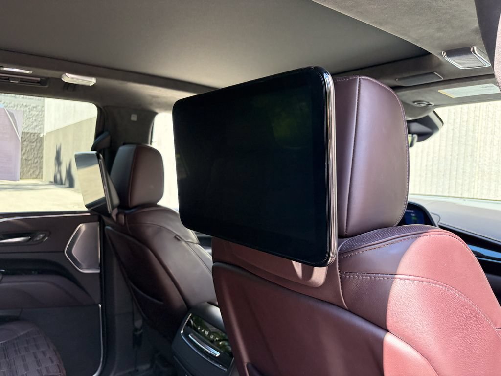 Used 2022 Cadillac Escalade Sport Platinum AWD/4WD image 36
