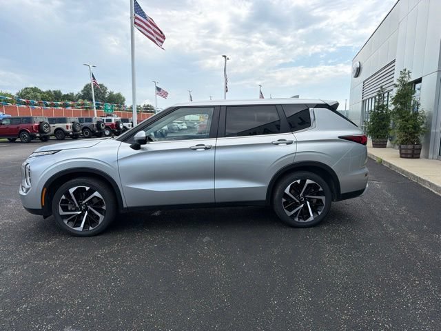 Used 2024 Mitsubishi Outlander SE AWD/4WD image 6