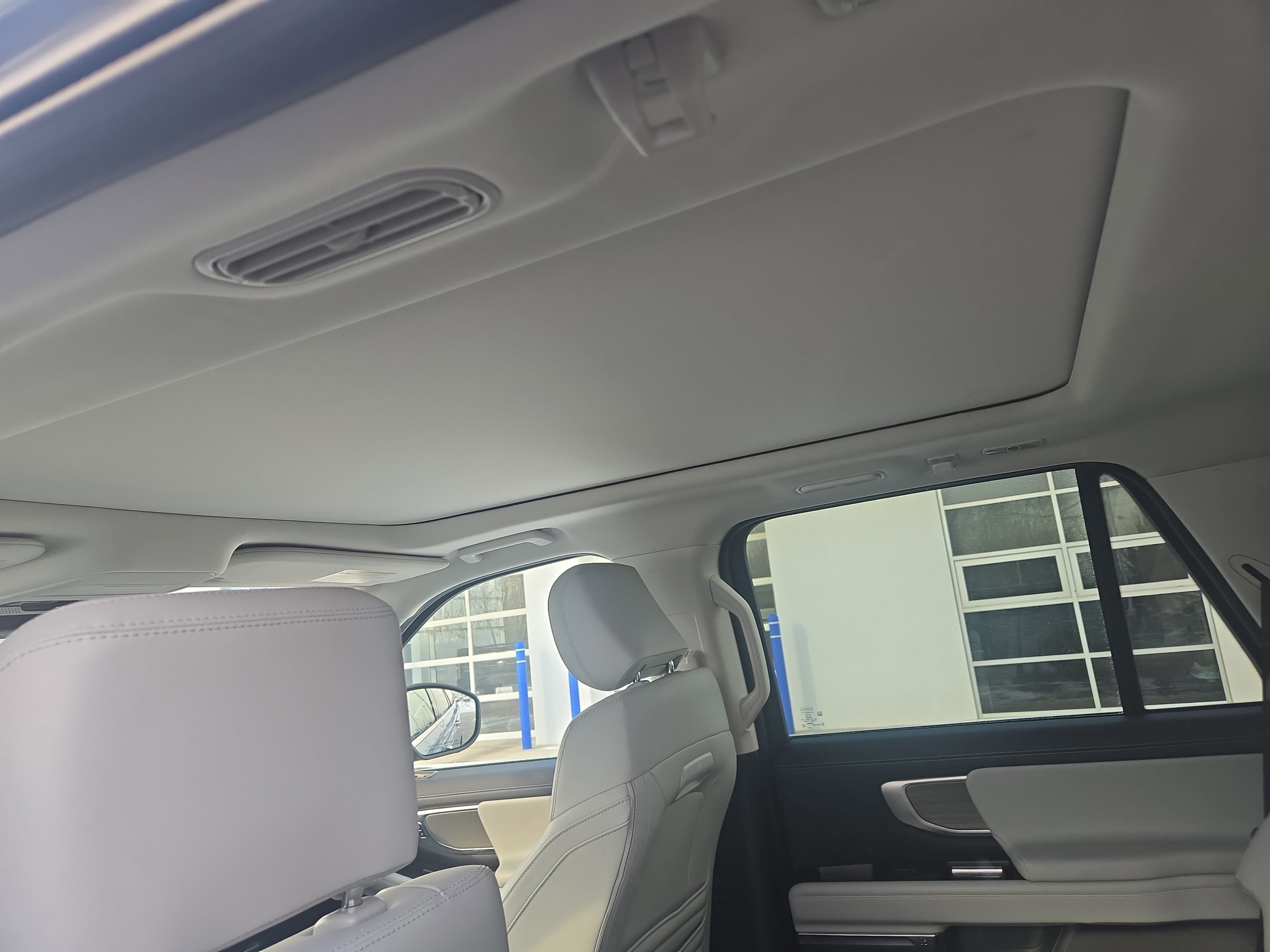 Certified 2025 Ford Expedition Platinum image 17