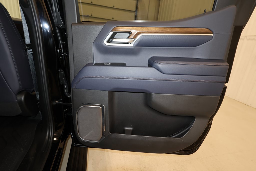 Used 2022 Chevrolet Silverado 1500 High Country w/ High Country Premium Package image 22