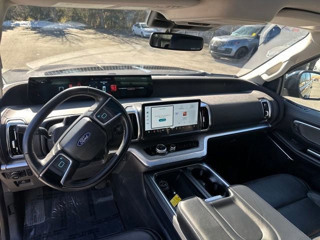 Certified 2025 Ford Expedition Platinum image 37