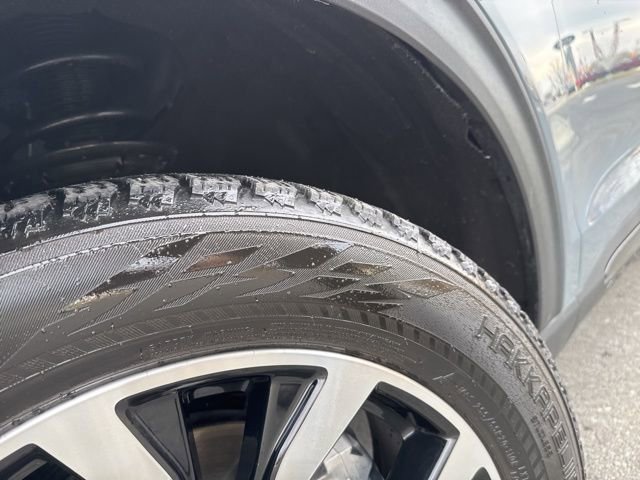 Certified 2025 Ford Explorer ST-Line image 13